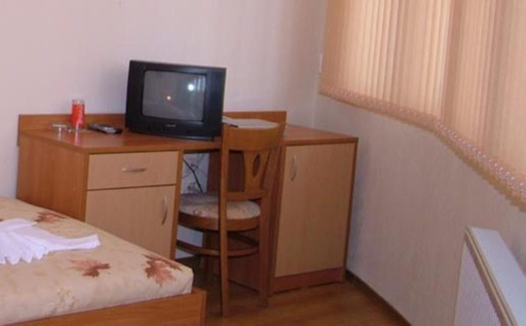 Family Hotel St. Constantine And Helena Ivaylovgrad Room photo